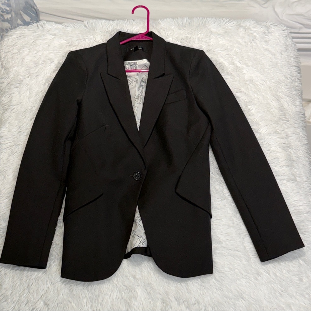 White House Black Market Black Blazer size 8. EUC